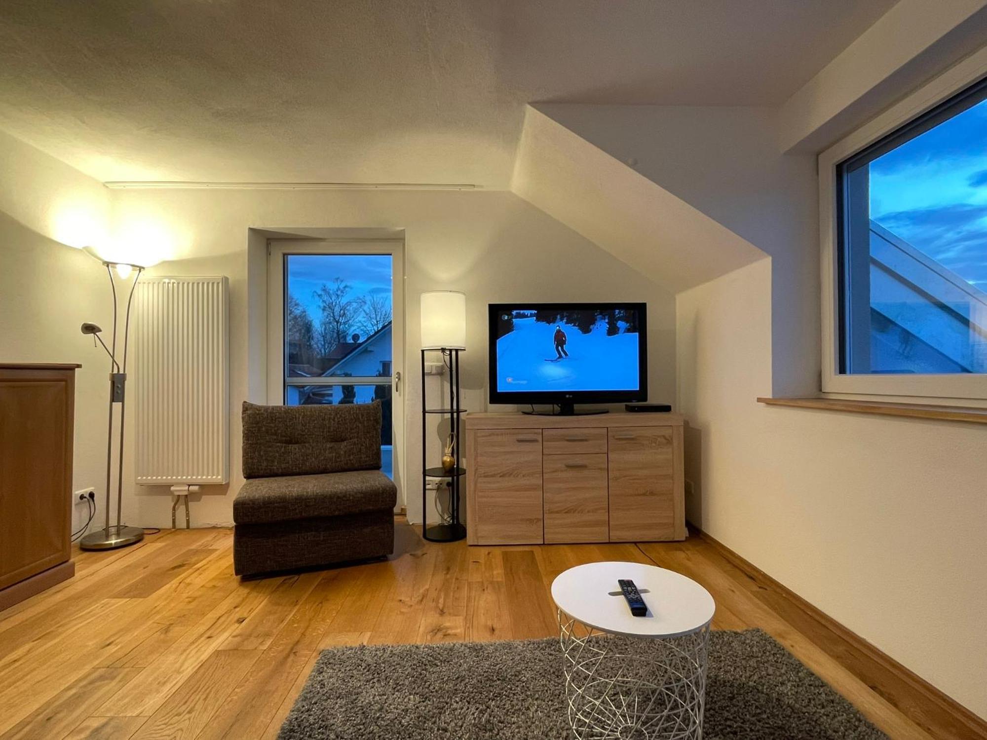 Wohnung Mit Ausblick Im Allgaeu Mit 2 Schlafzimmern Marktoberdorf Luaran gambar